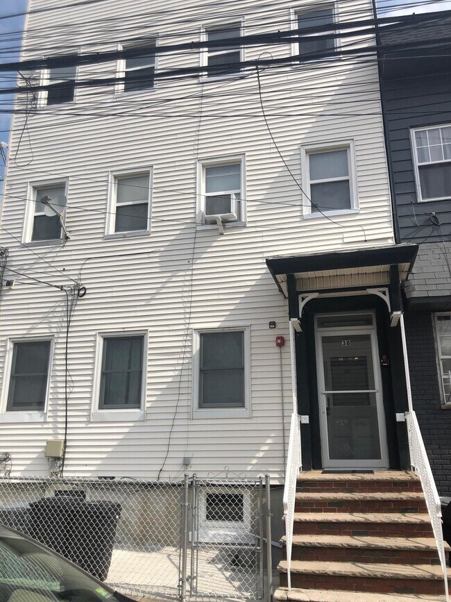 Photo - 38 Bleecker St Unit 2R
