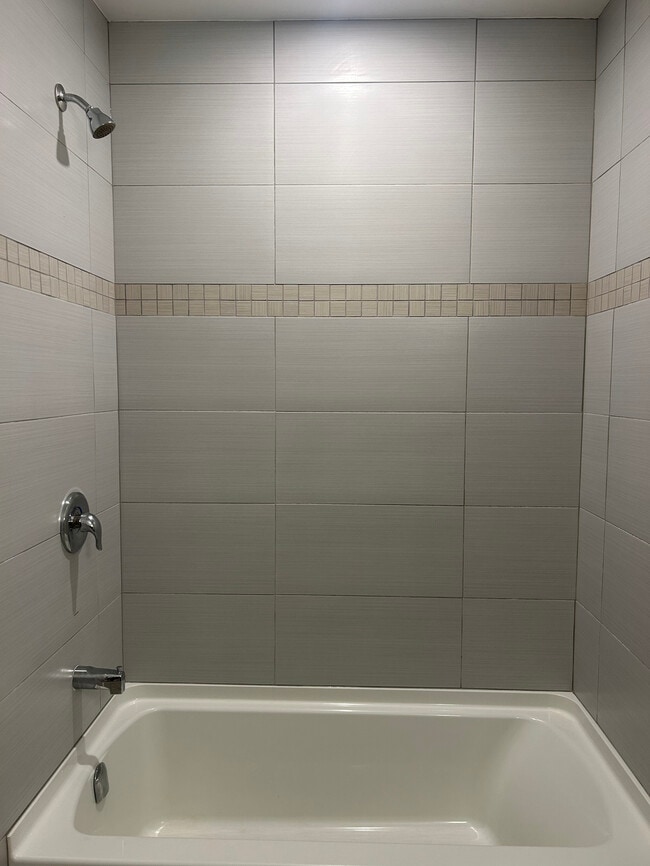 Photo - 2 BED - 2 BATH - HAMILTON - BASEMENT Unit 2