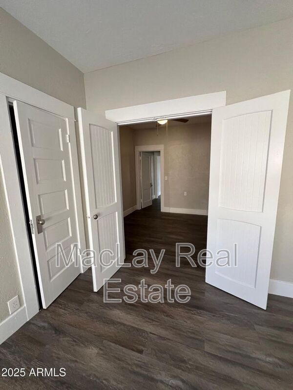 Photo - 2032 W Adams St