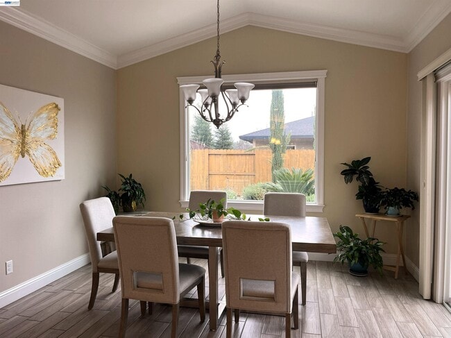 Photo - 358 Reddington Dr