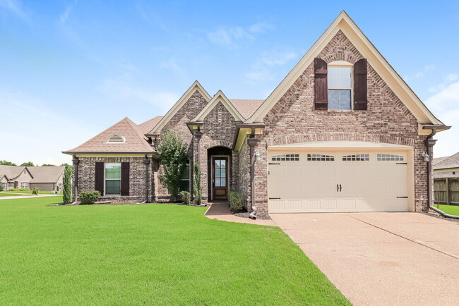 Photo - 155 Acadis Cir House