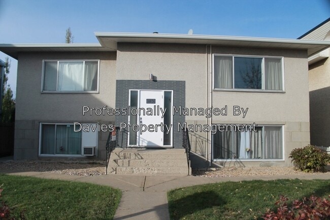 Building Photo - 10976-10124 124 St Unit #2