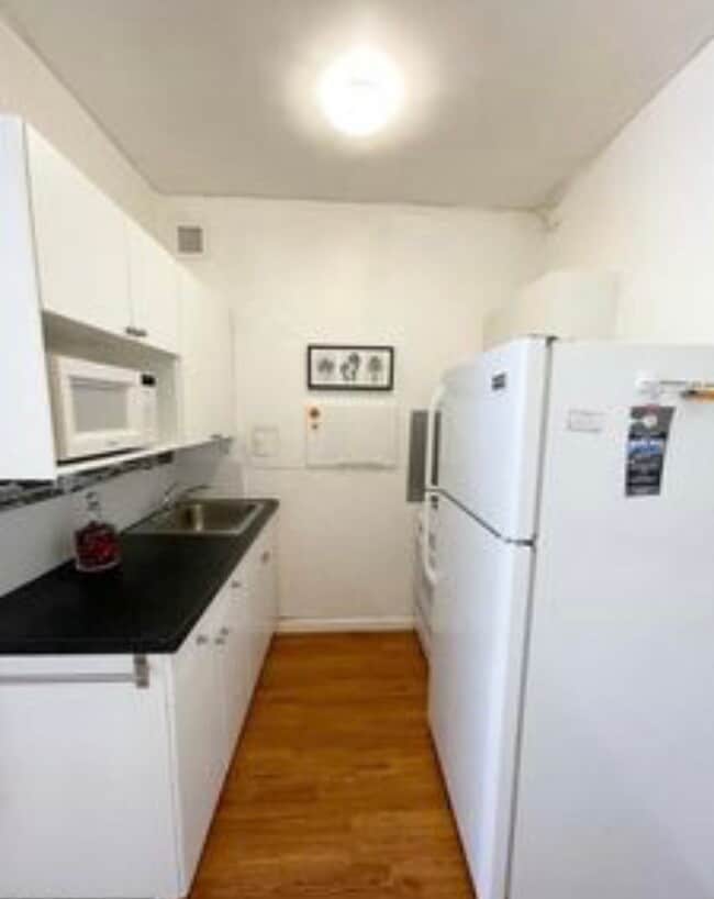 Building Photo - 522 21st St NW Unit 206