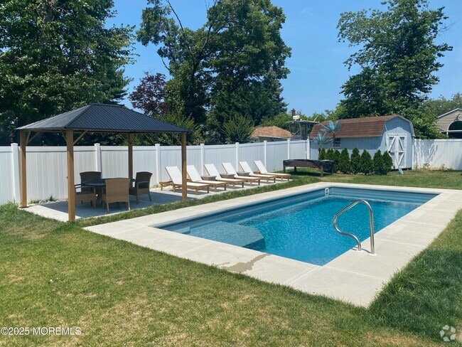 Building Photo - 7 Peach Tree Rd Rental