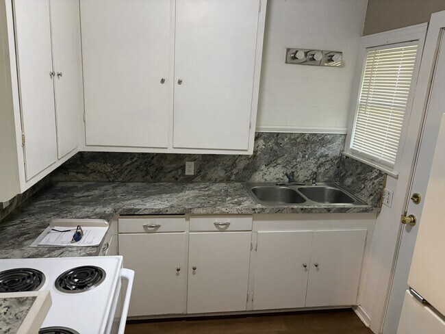 Photo - 108 Dixie Dr