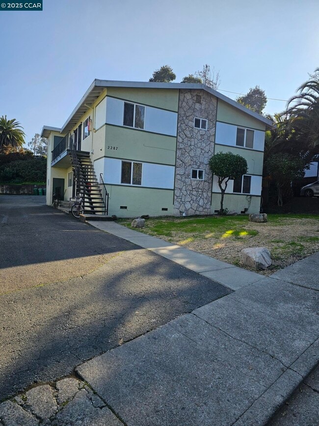 Building Photo - 2287 Cuadra Ct Unit 4