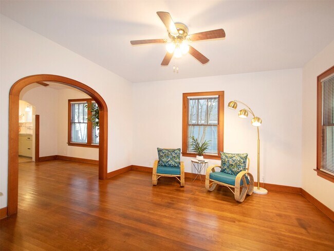 Photo - 5111 Ave Q 1/2