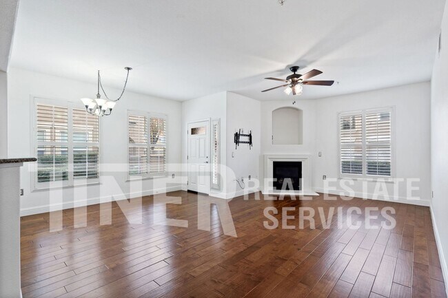 Photo - Beautifully updated Natomas Condo in Gated... Unidad #1516