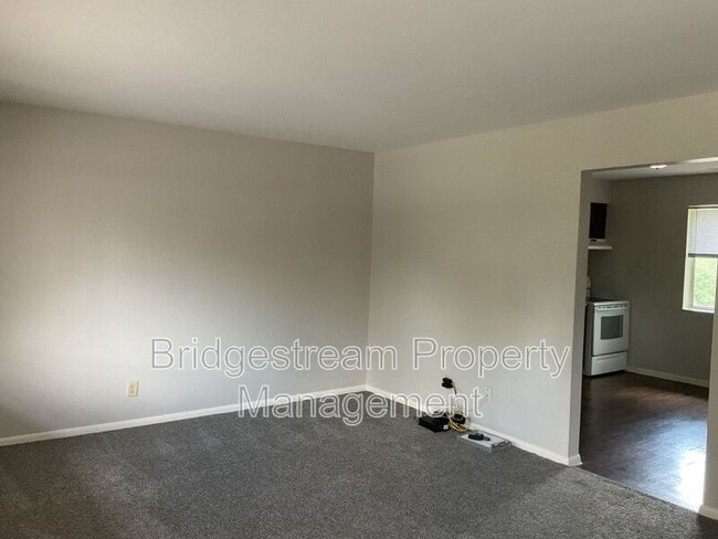 Photo - 7837 N Main St