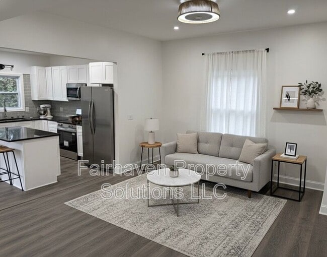 Photo - 2827 E 5th Ave