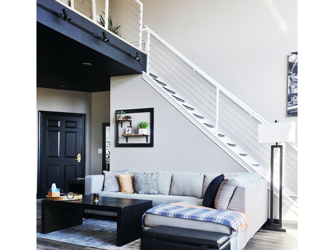 Photo - 1515 N Van Buren St