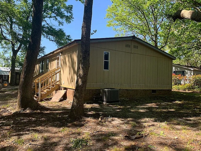 Photo - 232 Suburban St SW