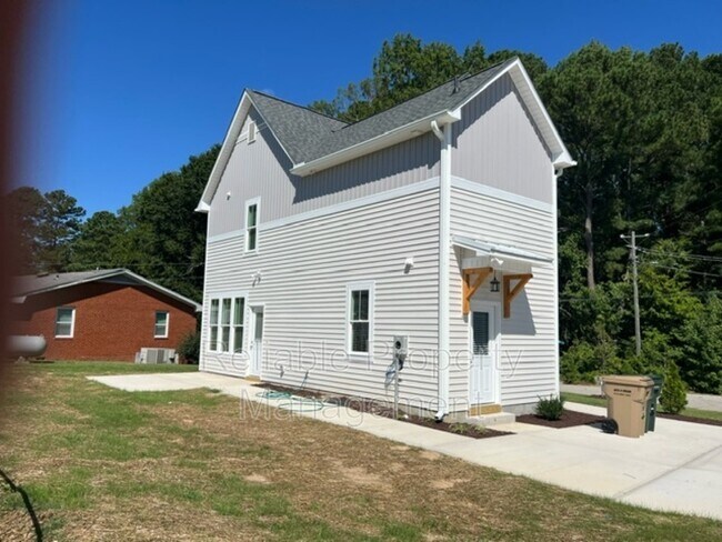 Photo - 341 W Barnes St