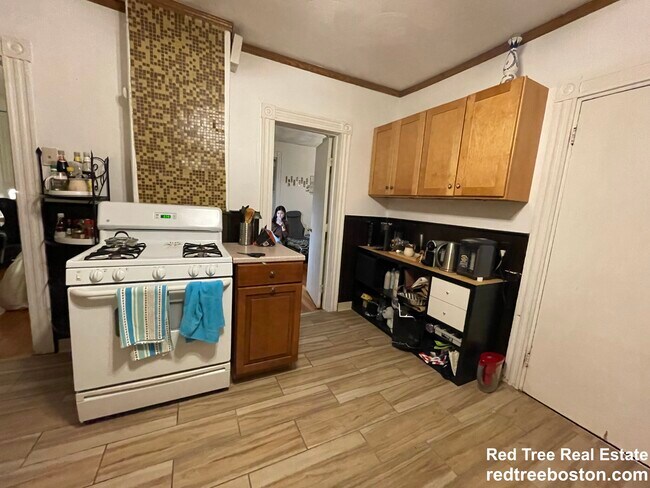 Photo - 205 Hillside St