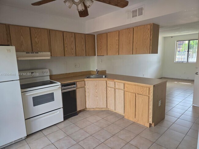 Photo - 1823 SW 107th Ave