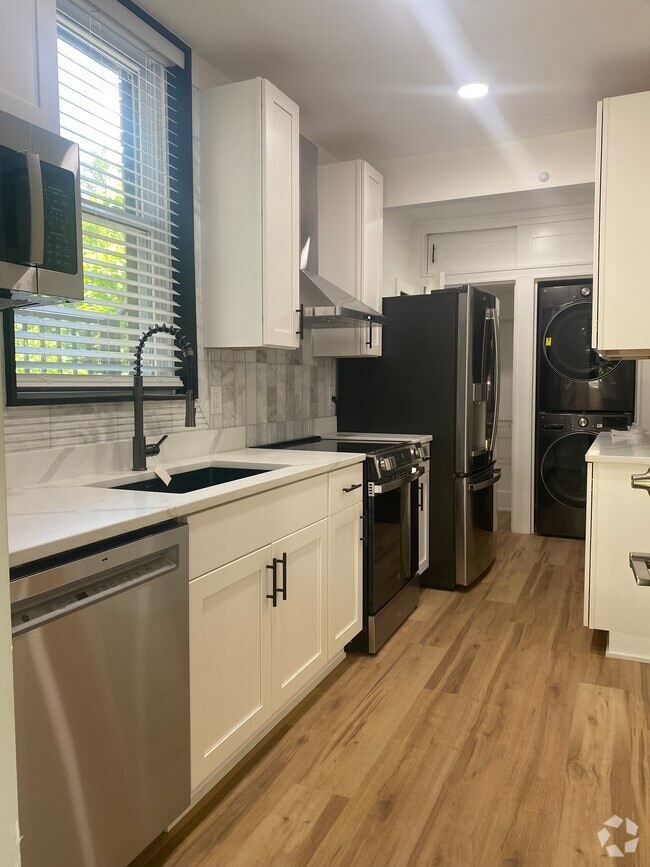 Building Photo - 3409 Fernside Pl Rental