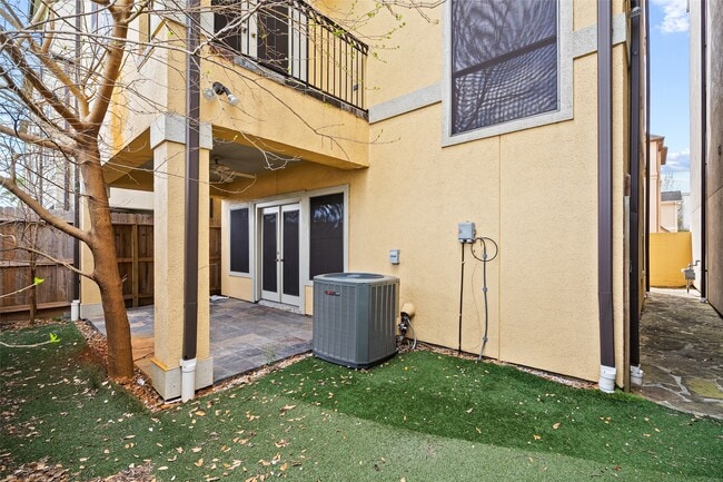 Building Photo - 3022 Orchard Ct