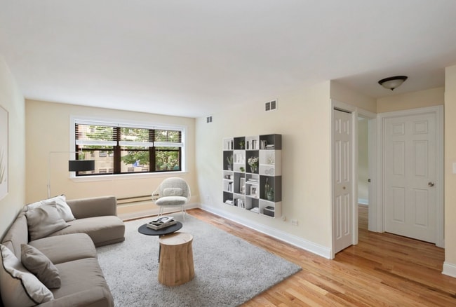 Building Photo - 555 W Arlington Pl