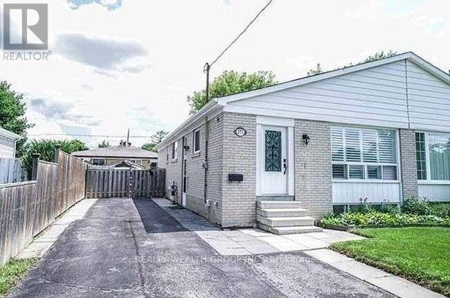 Photo - 271 Mcconvey Dr