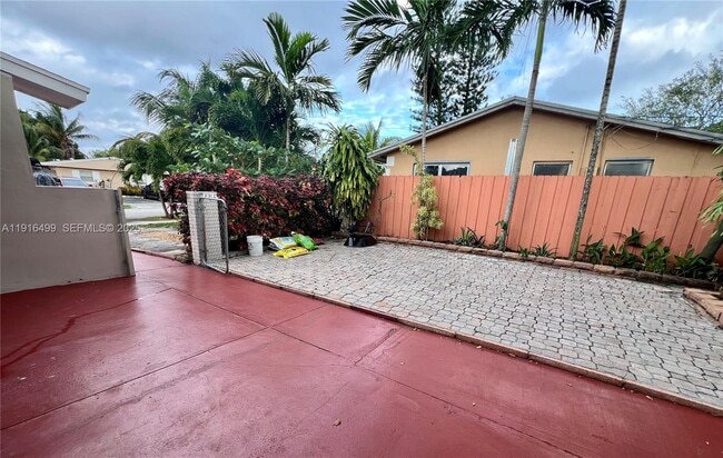 Photo - 4116 SW 21st St Unit 1