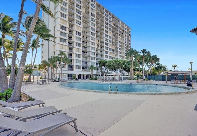 Building Photo - 1865 79th Street Causeway Unit 1L