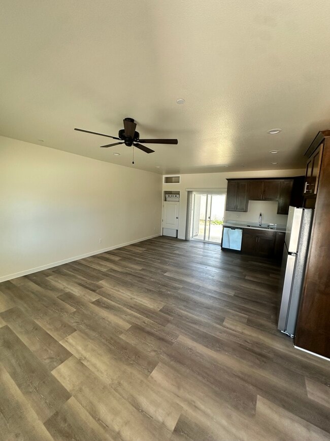 Photo - 7653 Skyway Unidad A