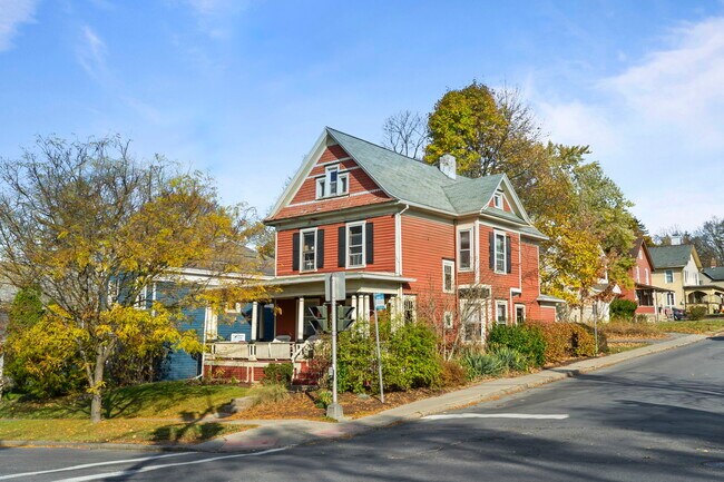 Photo - 517 S Aurora St