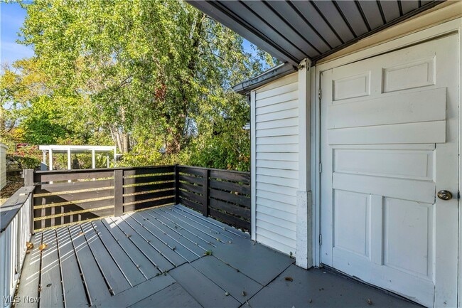 Building Photo - 11702 Brookfield Ave Unit 1/DN