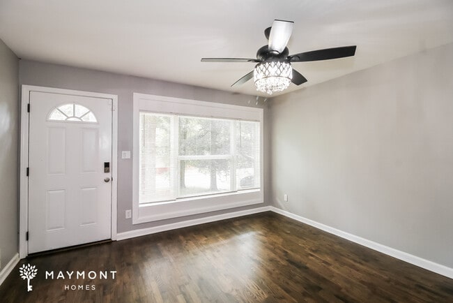 Photo - 2362 Macon Dr SW