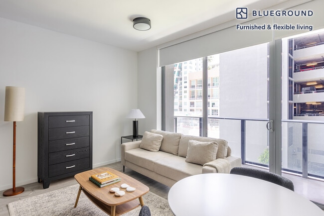 Photo - 230 NE 4th St Unidad FL3-ID131