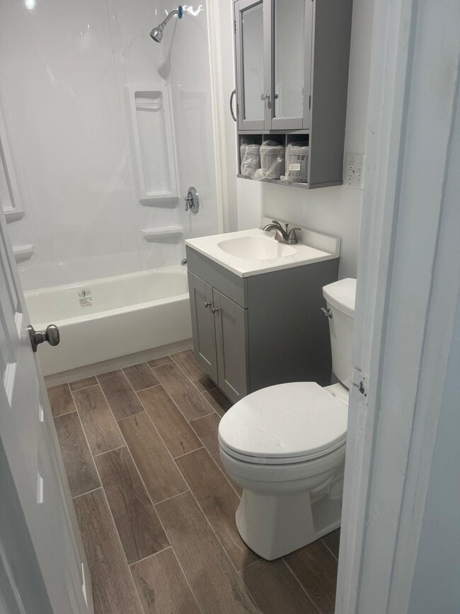 Building Photo - 70 Arlington St Unit 3 bedroom apartment 3rd flr