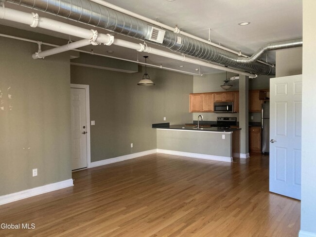 Photo - 4 Sheridan Ave Unit 5B