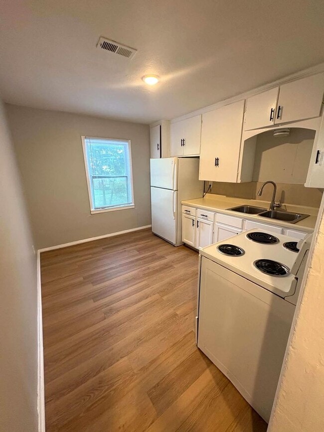 Photo - 1615 N Holyoke St