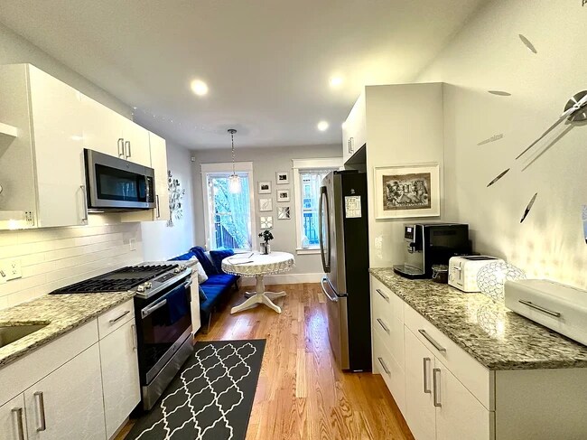 Photo - 326 Chelsea St Rental