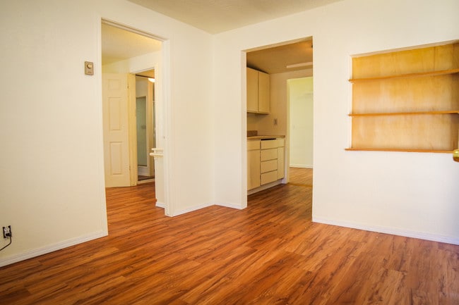 Photo - 1925 Division Ave