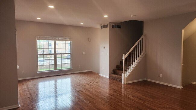 Photo - 1574 Kessler Ave