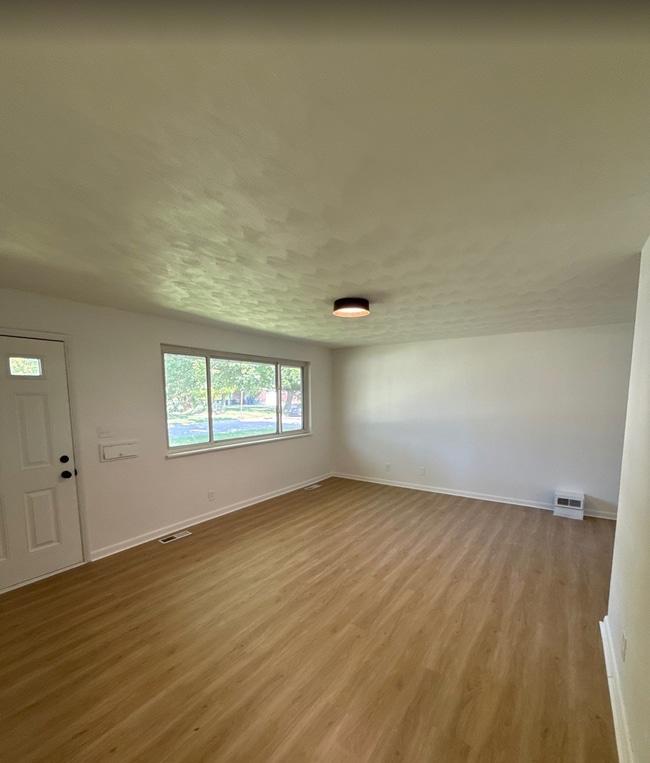 Photo - 2200 Yorkshire Pl