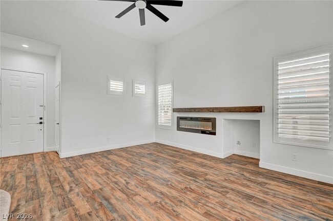 Photo - 10544 Allthorn Ave