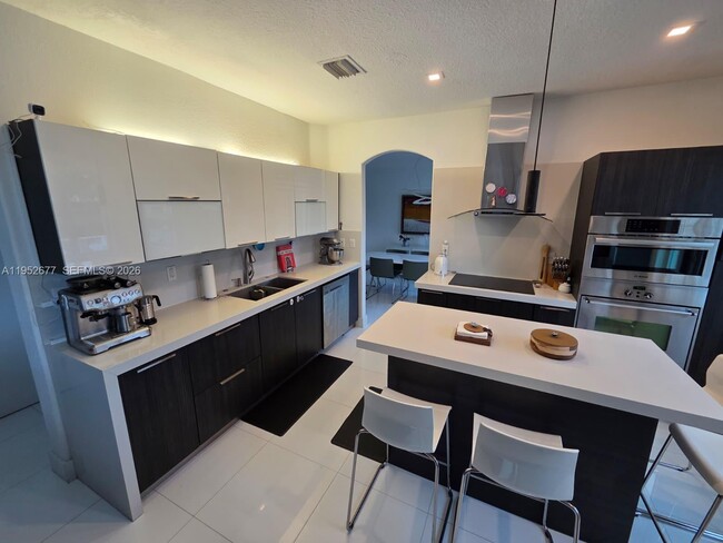 Photo - 11260 NW 84th St