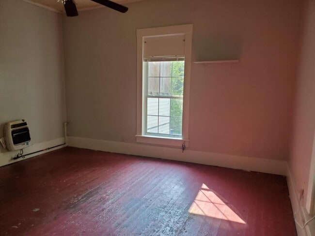 Photo - 706 N.18th