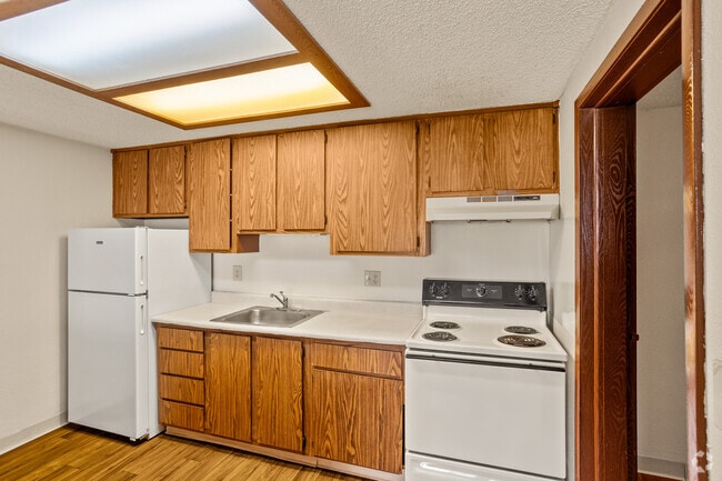 1BR, 1BA - 576SF - Kitchen