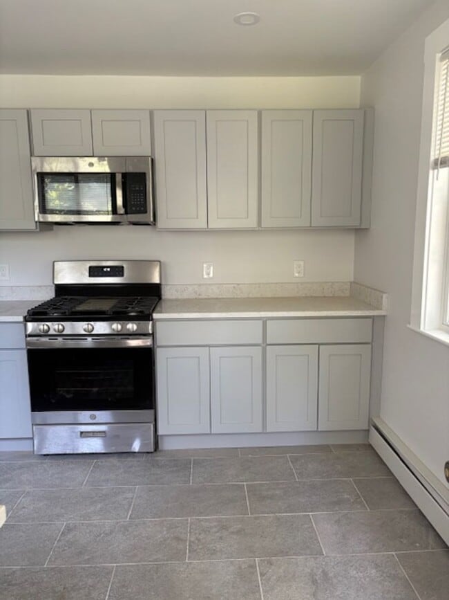 Building Photo - 8-8 Forest St Unit 6 Forest Street Rental