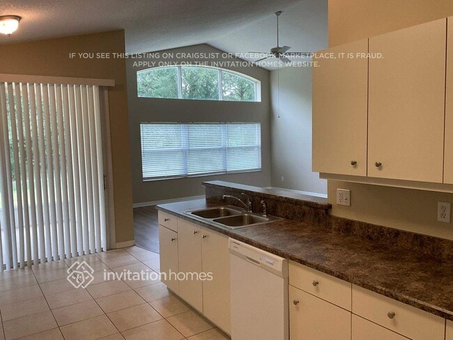 Photo - 1121 Hartbourne Ln