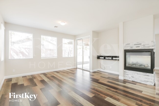 Photo - 9153 Black Slate St