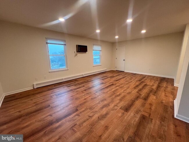 Photo - 312 Walnut Ct Way Unidad B-12