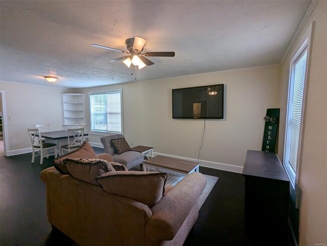 Photo - 902 W Tuskeena St