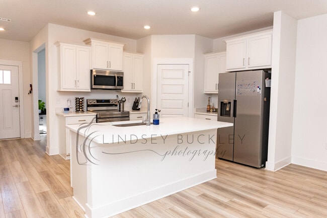 Photo - 114 Blooming Cv