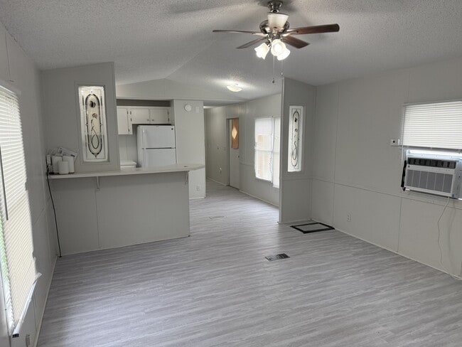 2704 Valley Rd