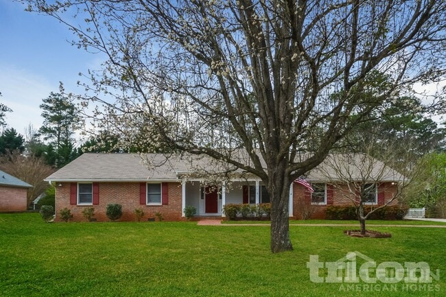 Building Photo - 2815 Club Forest Dr SE