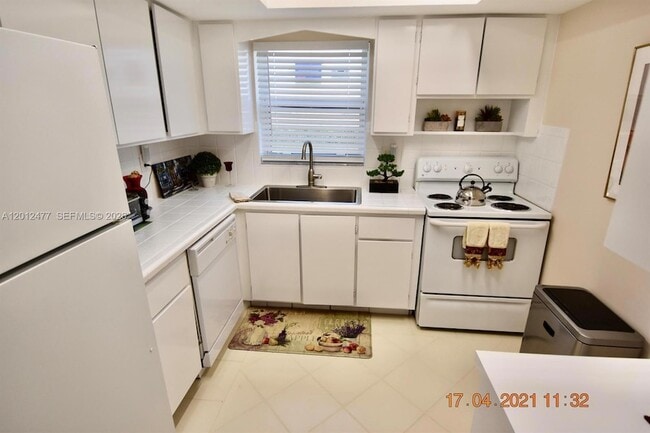 Photo - 2515 Emory Dr W Unit A